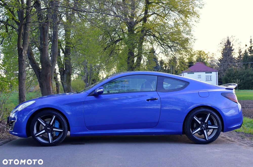 Hyundai Genesis Coupe - 8