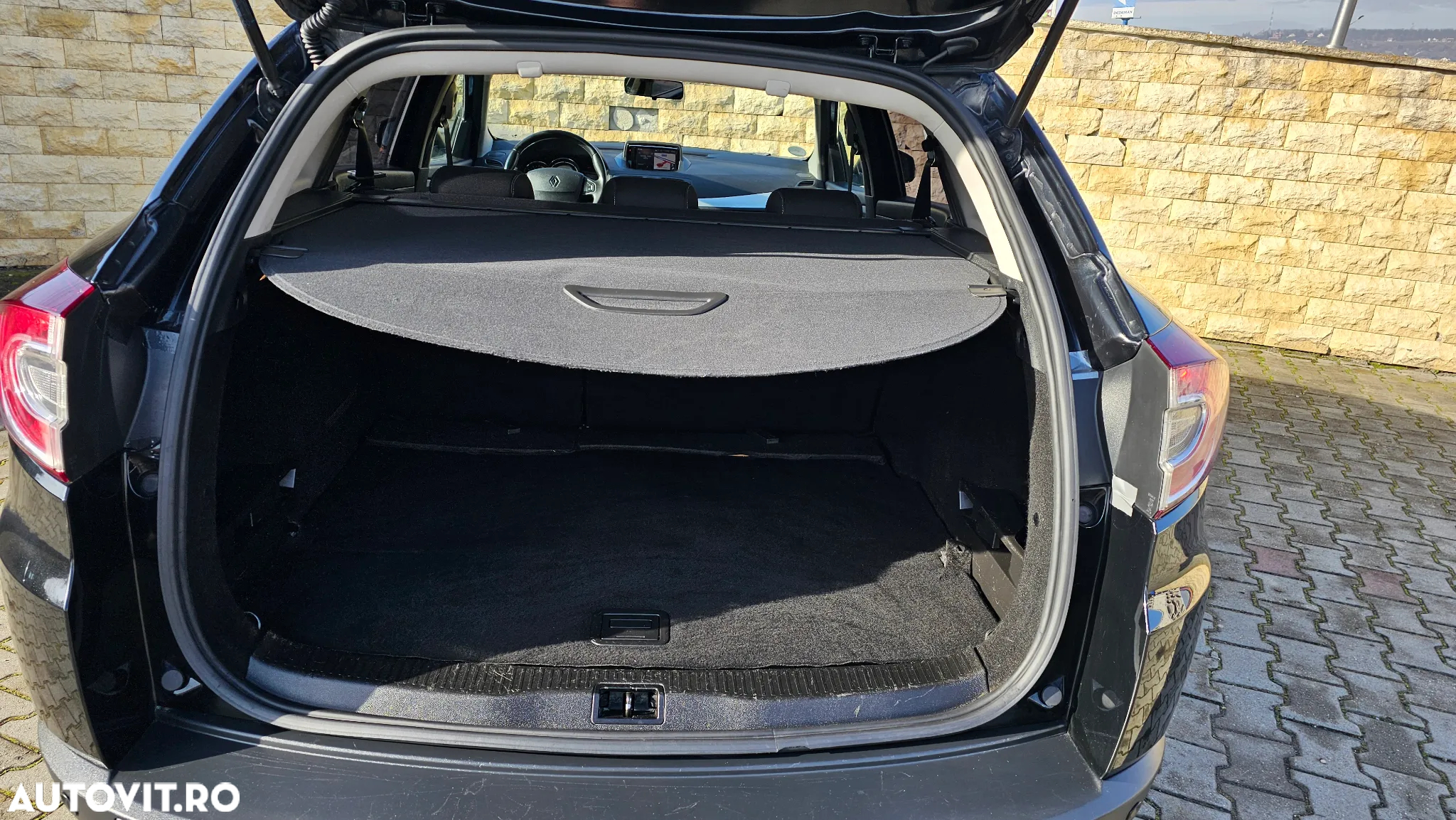Renault Megane Grandtour ENERGY TCe 130 BOSE EDITION - 24