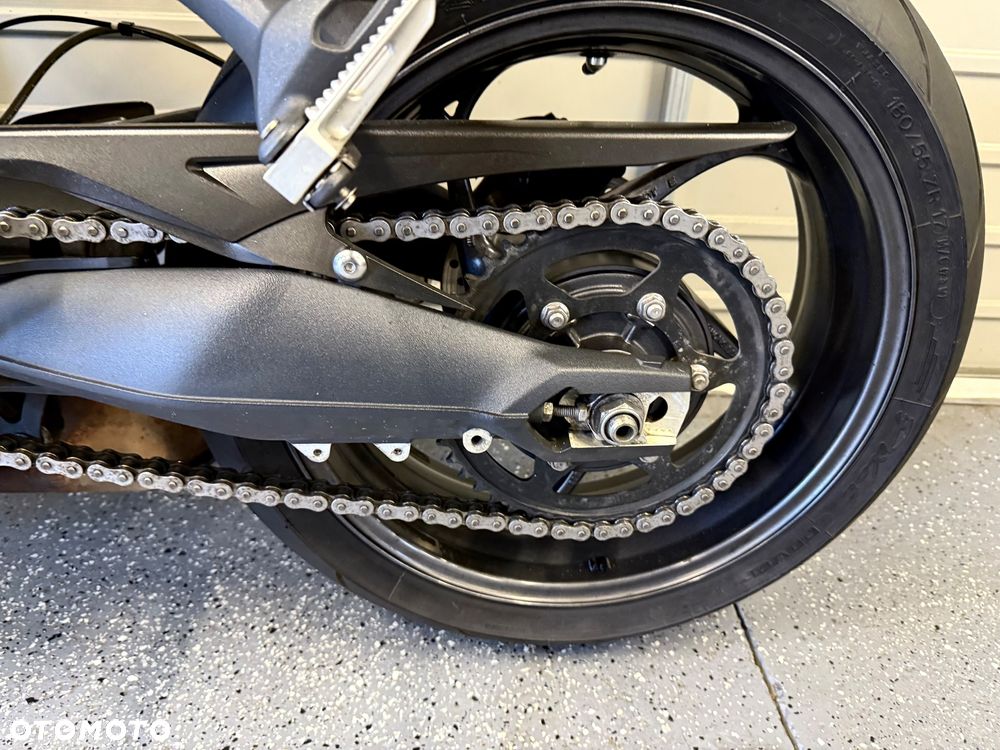 Triumph Street Triple - 16