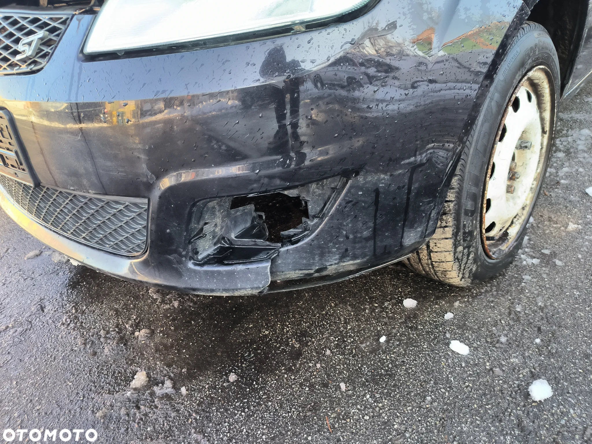 Zderzak przedni przód Ford Fiesta Mk6 ST - 2