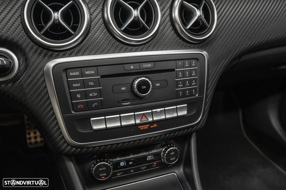 Mercedes-Benz A 180 AMG Line - 15