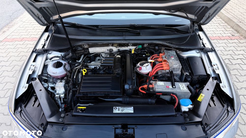 Volkswagen Passat - 32
