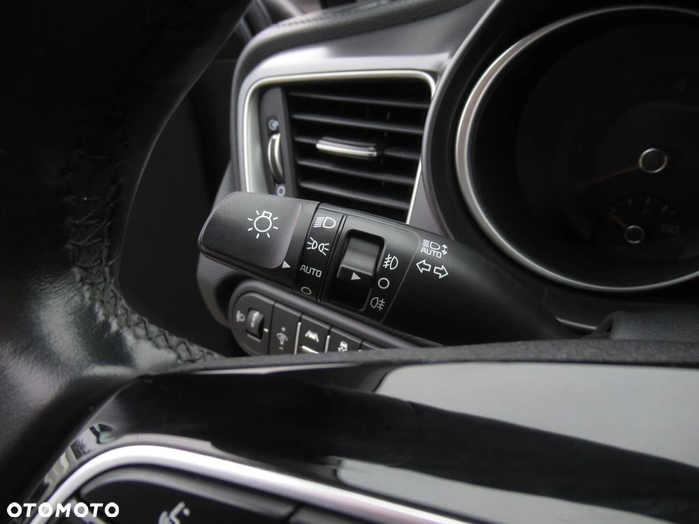 Kia Ceed 1.5 T-GDI M - 13