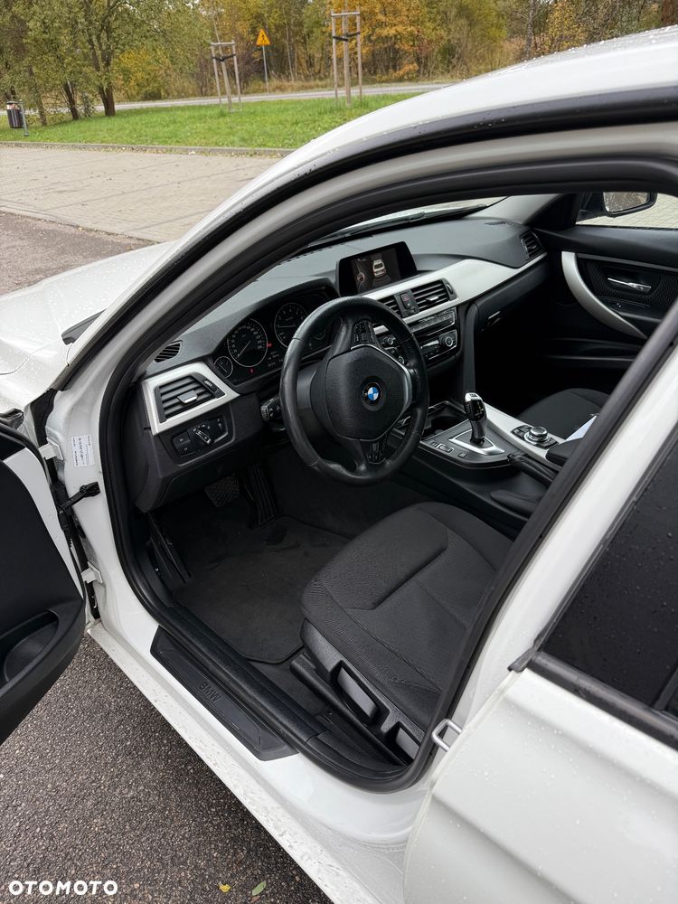 BMW Seria 3 318i Advantage - 9