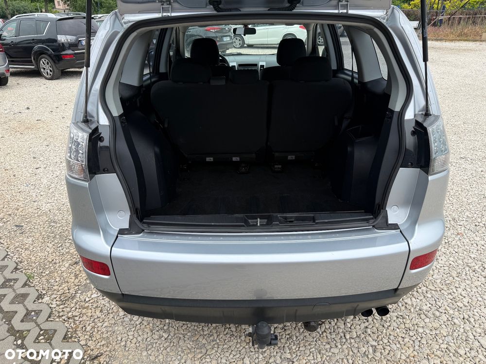 Mitsubishi Outlander 2.0 DID Intense + - 28
