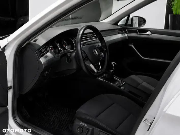 Volkswagen Passat 1.5 TSI EVO Business - 6