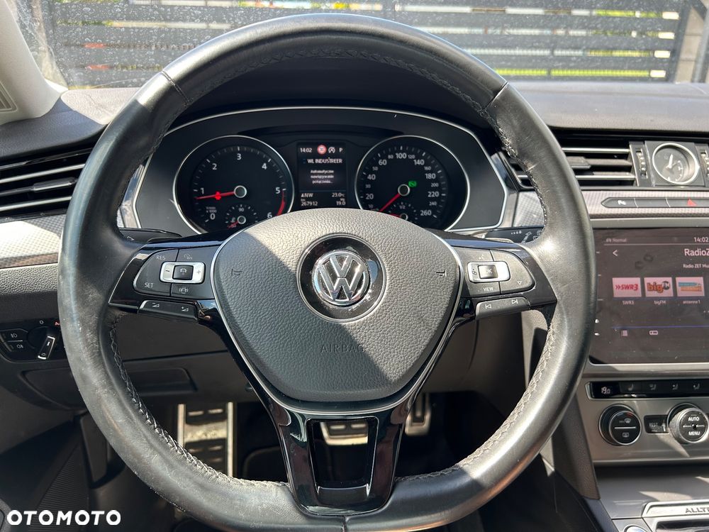 Volkswagen Passat Alltrack 2.0 TDI SCR DSG 4Motion - 25