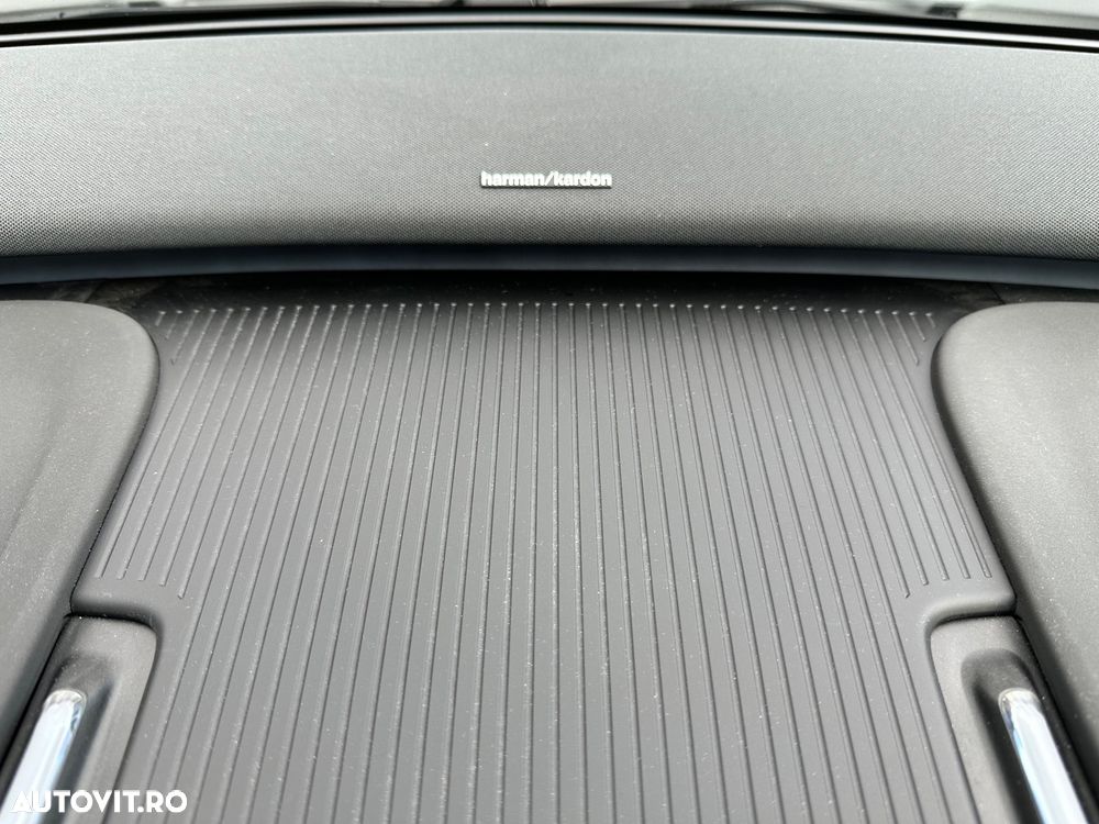 Volvo EX30 Twin Motor Performance AWD Black Edition Ultra - 15