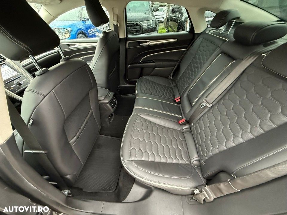 Ford Mondeo - 26