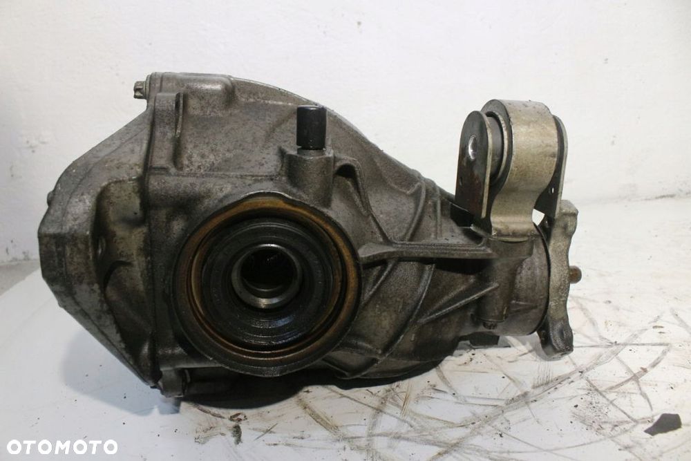 Most Dyferencjał Mercedes W205 2.2 CDI 2133510008 - 4