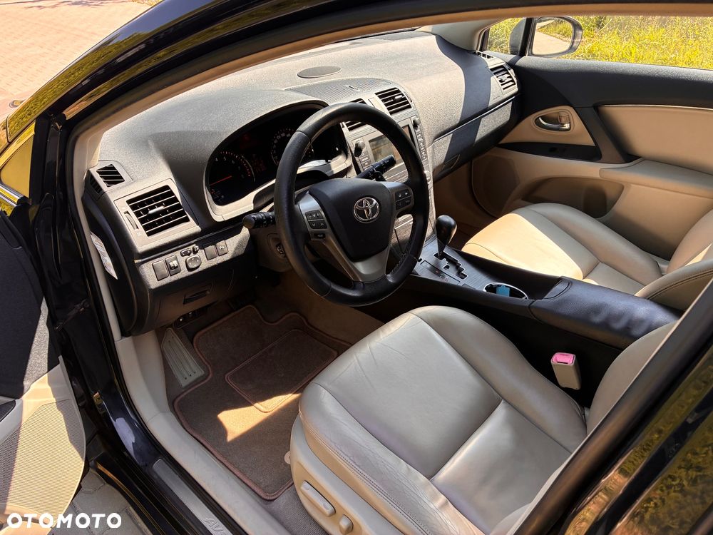 Toyota Avensis 2.0 Multidrive S Executive - 1