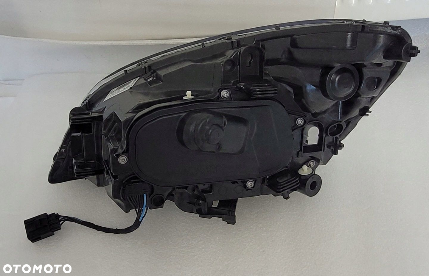 LAMPA PRAWA PRZÓD VOLVO V60 I S60 II 2010-2013 XENON 9 PIN 31420674 - 9