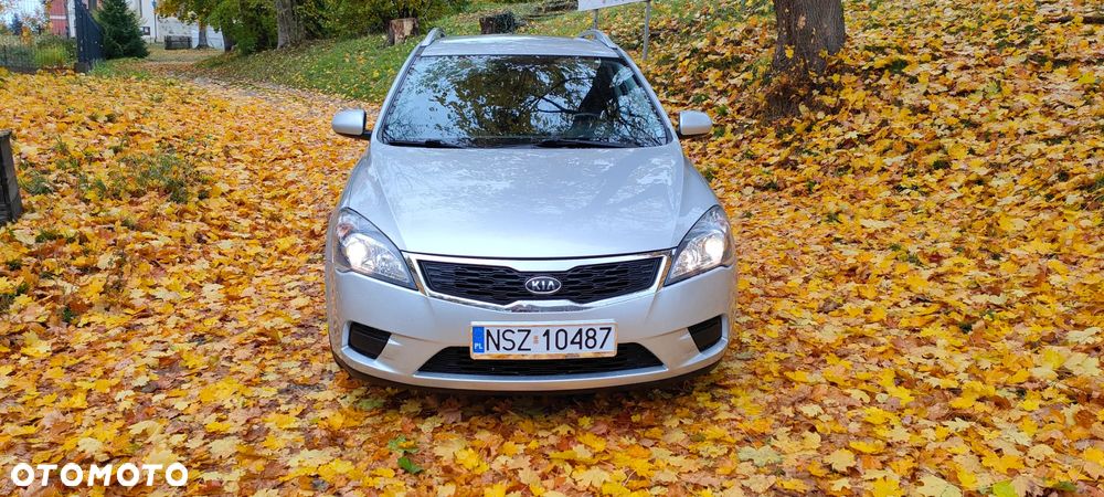 Kia Ceed - 10