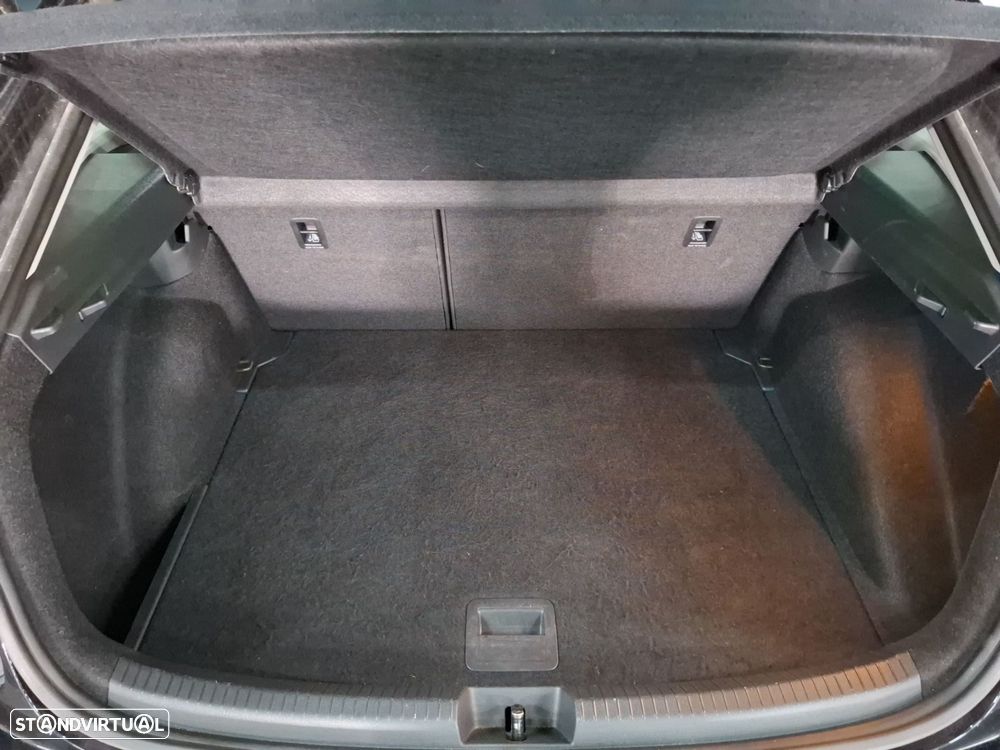 VW Taigo 1.0 TSI Urban DSG - 23