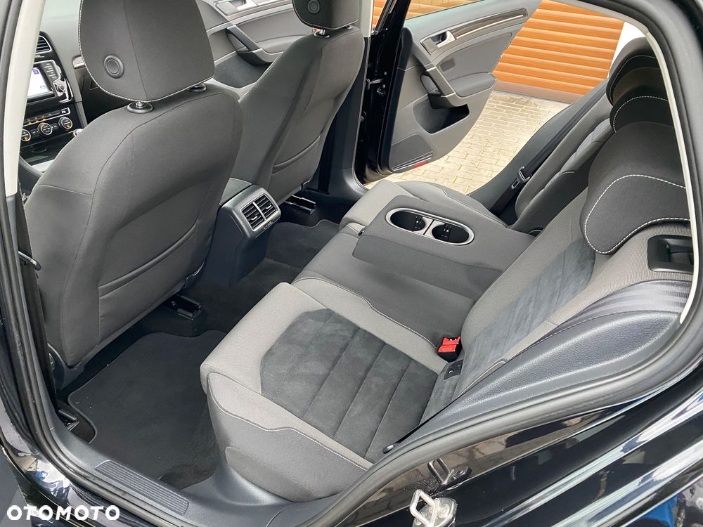 Volkswagen Golf 1.6 TDI DPF Highline - 18