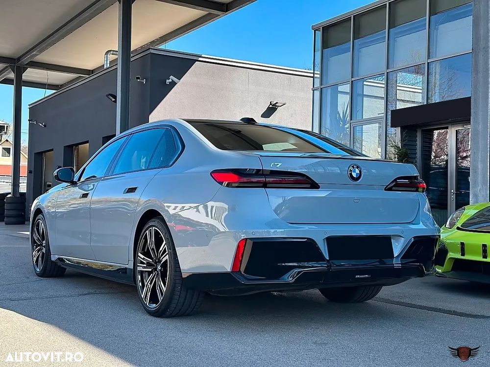 BMW i7 xDrive60 - 11