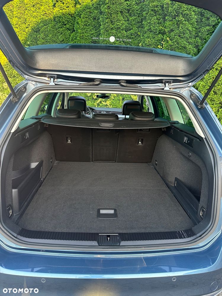 Volkswagen Passat 2.0 TDI SCR 4Mot DSG Highline - 12