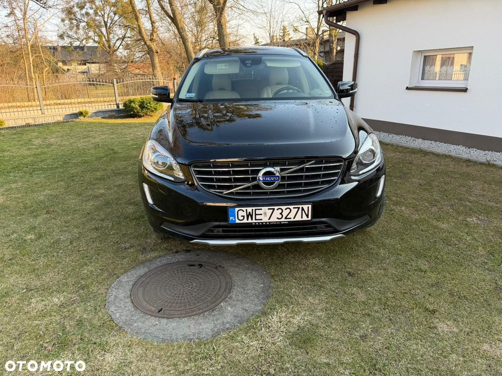 Volvo XC 60 D4 AWD R-Design - 3