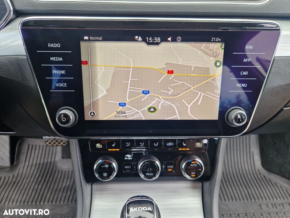 Skoda Superb 2.0 TDI DSG Ambition - 7