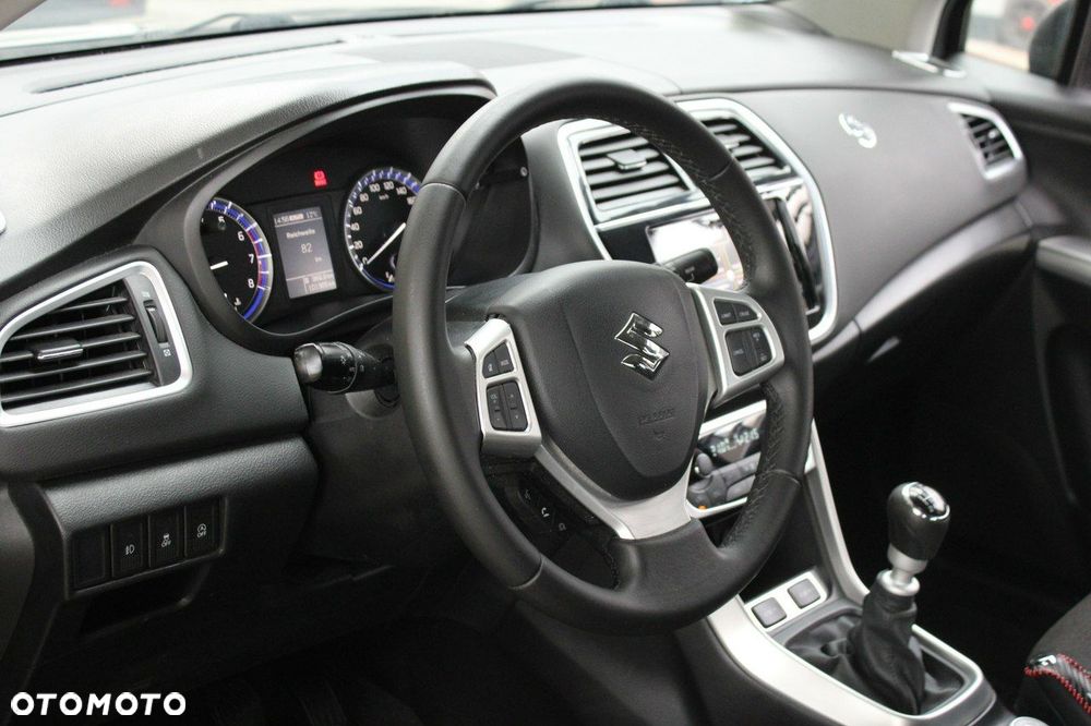 Suzuki SX4 S-Cross 1.4 T Premium 4WD - 23