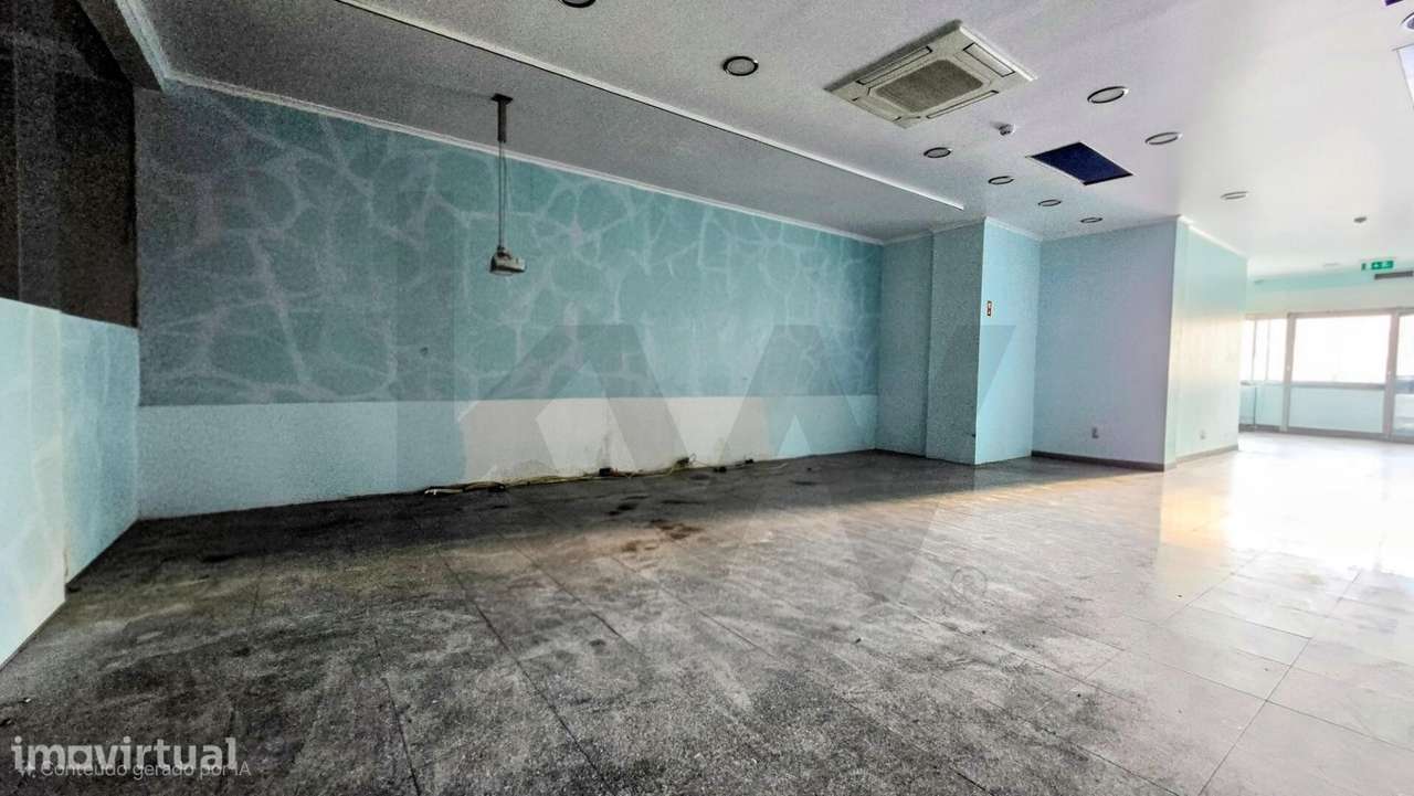 Loja com 110 m2 em Celas Zona movimentada central próximo ao Hospital - Grande imagem: 4/22