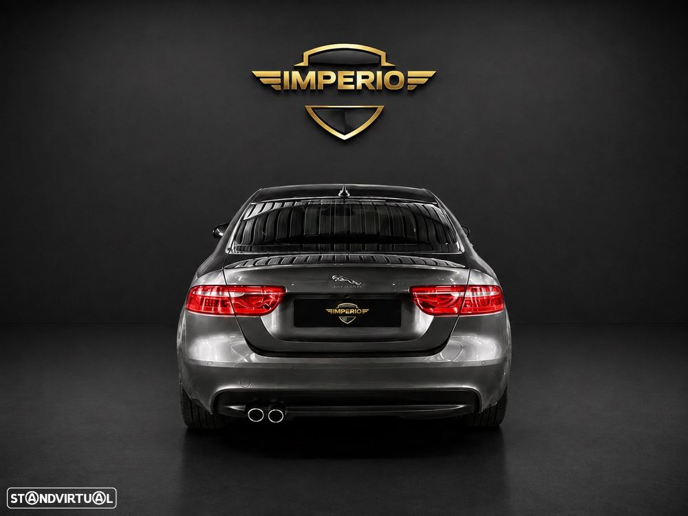 Jaguar XE 20d Aut. Portfolio - 6