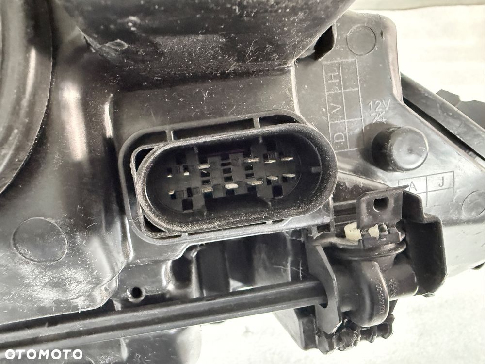 Lampa przednia  lewa Mercedes-Benz E W212 A212 BI XENON ILS skrętny - 7