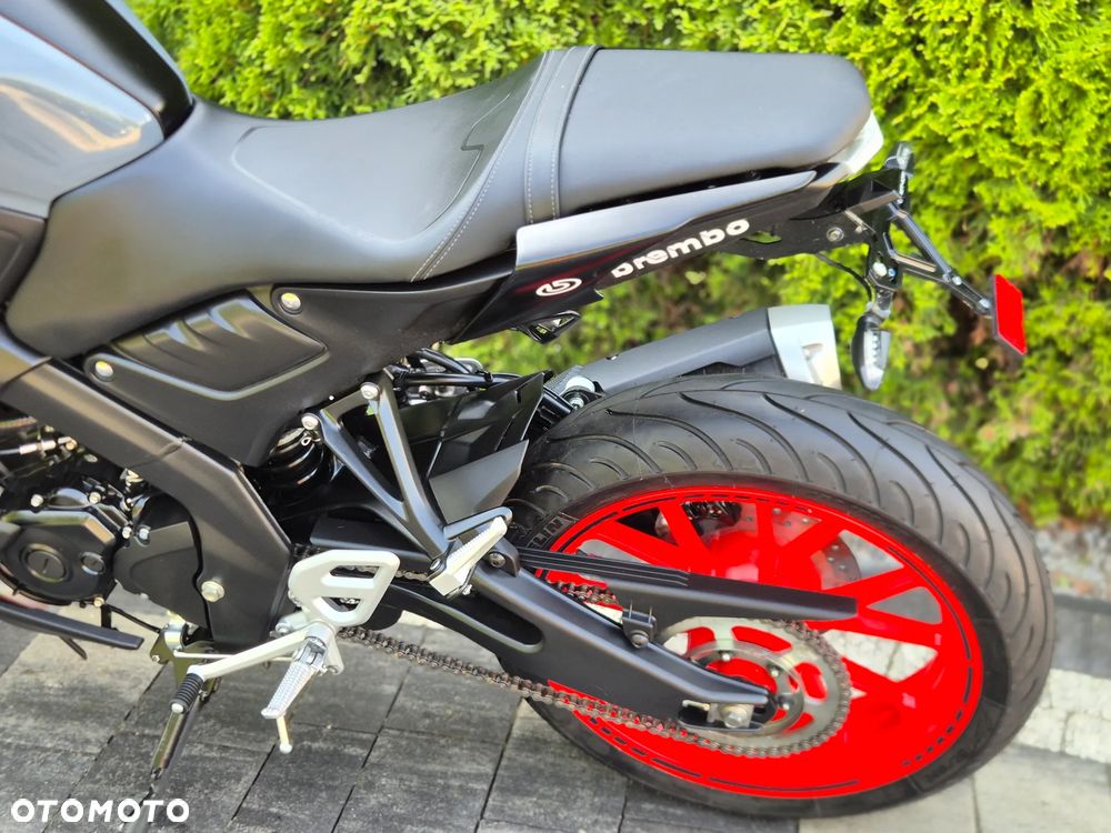 Yamaha MT - 22