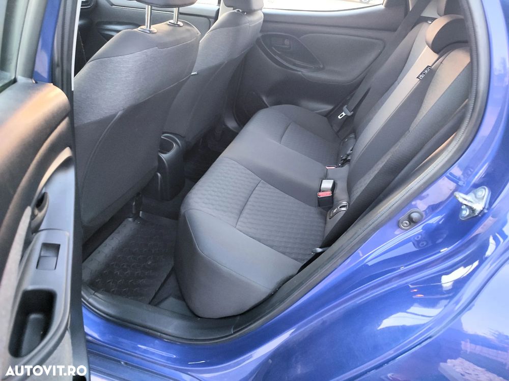 Toyota Yaris - 10