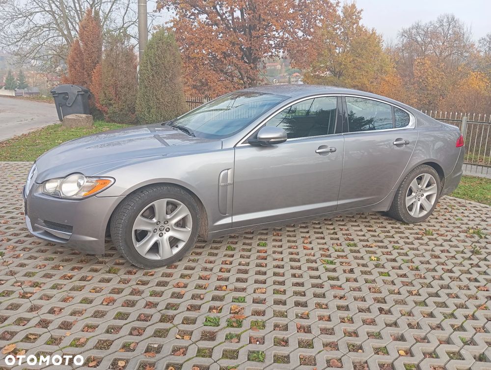 Jaguar XF 3.0 V6 Luxury - 1