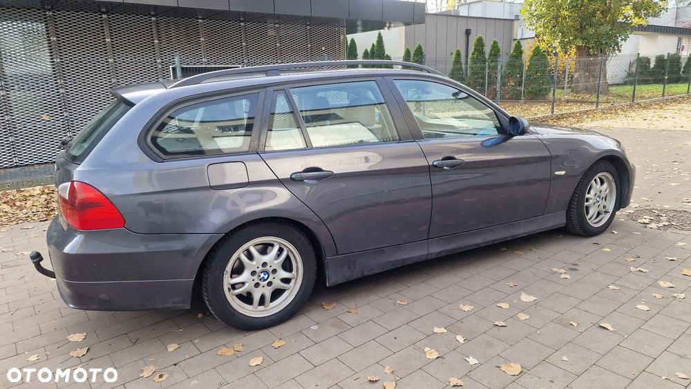 BMW Seria 3 318d - 5