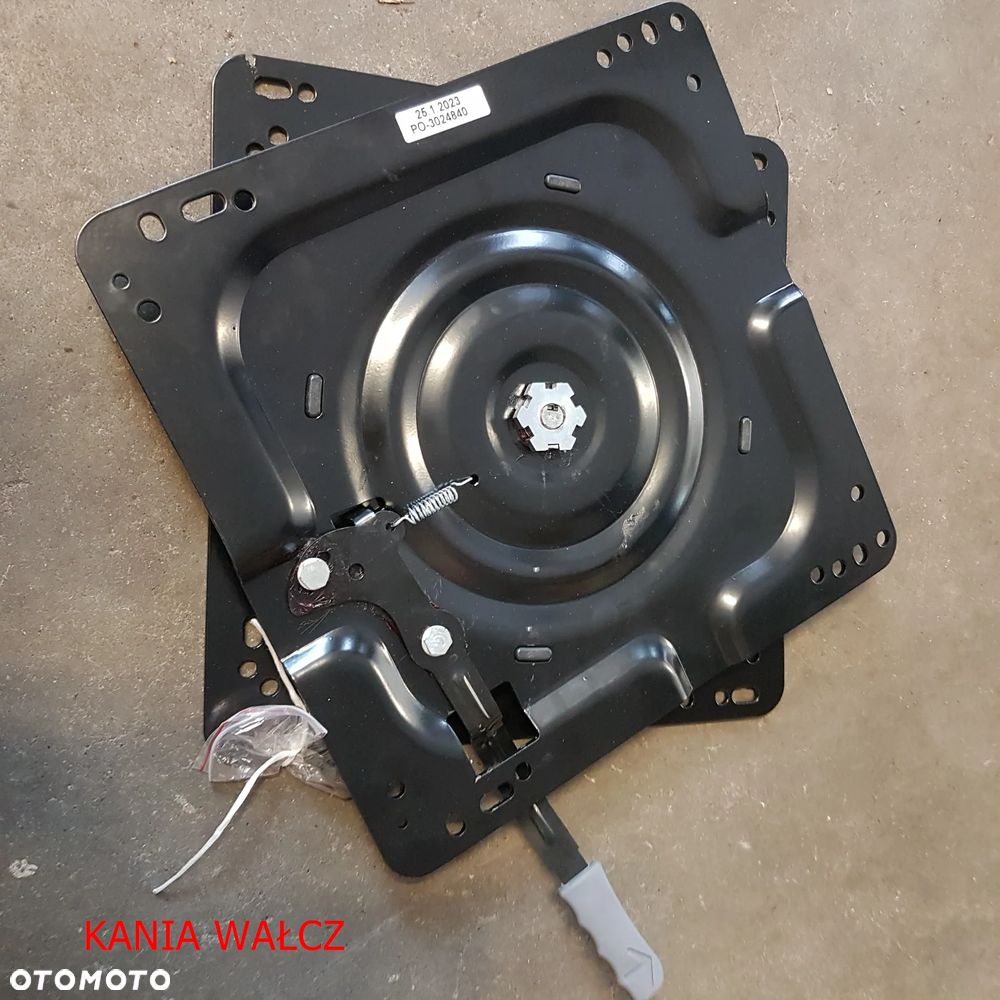 Obrotowy wspornik siedzenia MTZ - 1