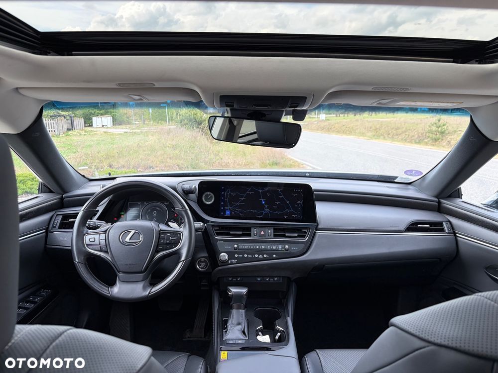 Lexus ES 300h - 18