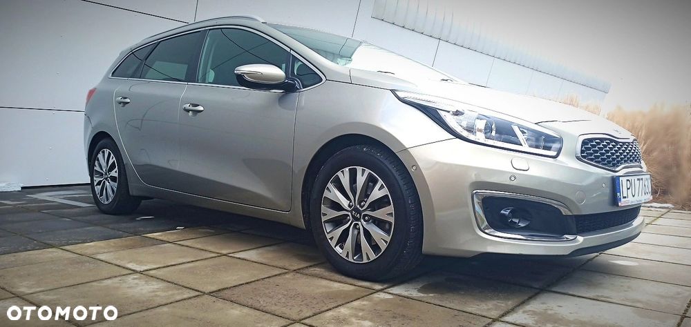 Kia Ceed 1.6 CRDi 136 DCT ISG Platinum Edition - 4