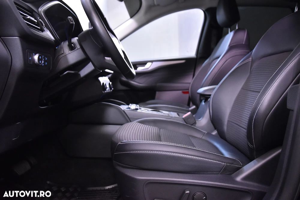 Ford Kuga - 25