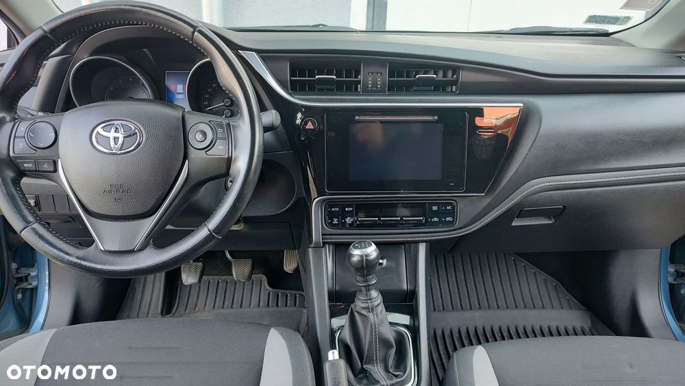 Toyota Auris - 9