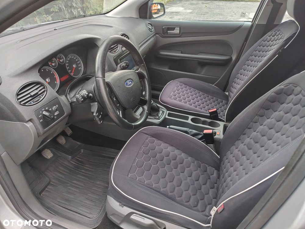 Ford Focus 1.6 16V Sport - 12