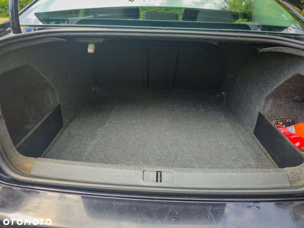 Volkswagen Passat 2.0 TDI Comfortline - 16