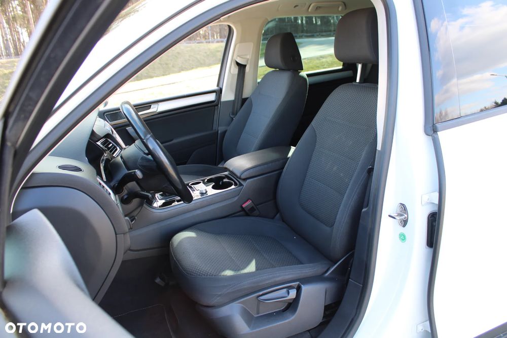 Volkswagen Touareg - 21