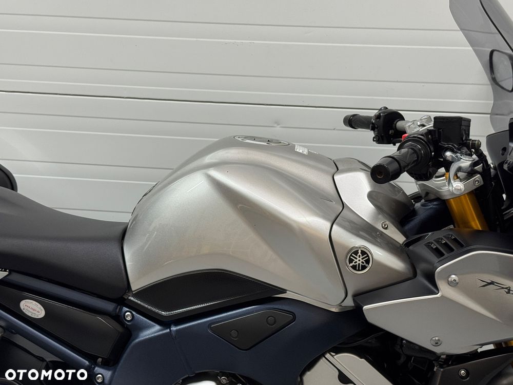 Yamaha FZ - 12