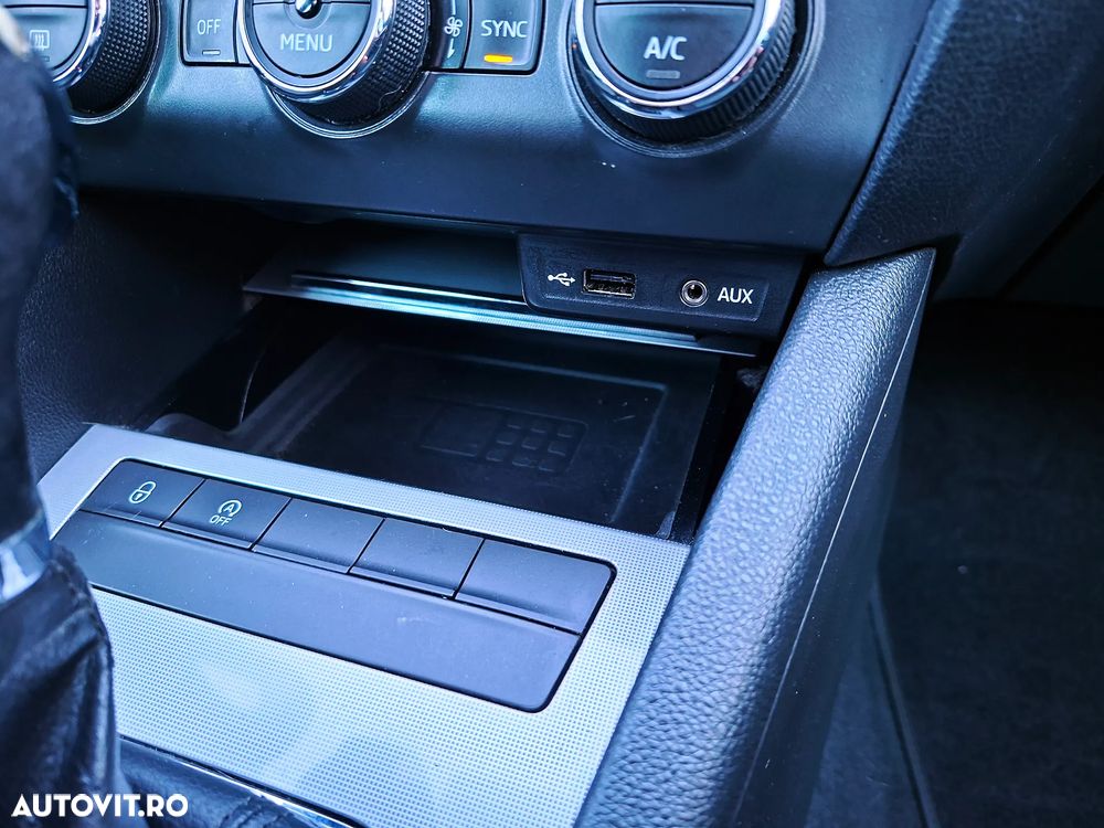 Skoda Octavia 1.6 TDI (Green tec) DSG Style - 12