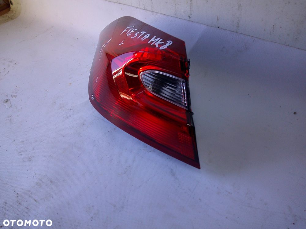 ford fiesta mk8 lampa tył lewa nowa z uszkodzeniem - 7