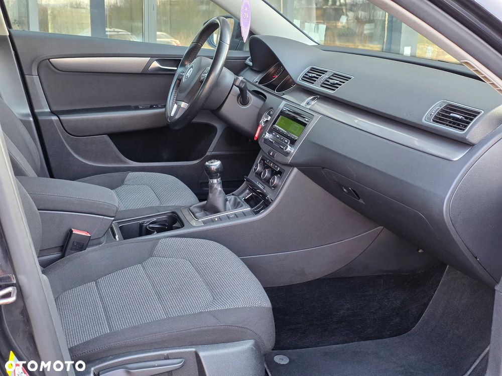 Volkswagen Passat 2.0 TDI Highline - 11