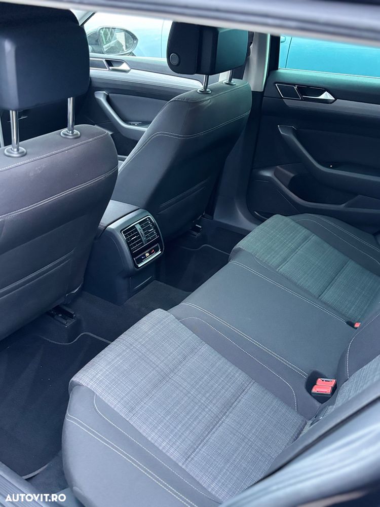Volkswagen Passat - 16