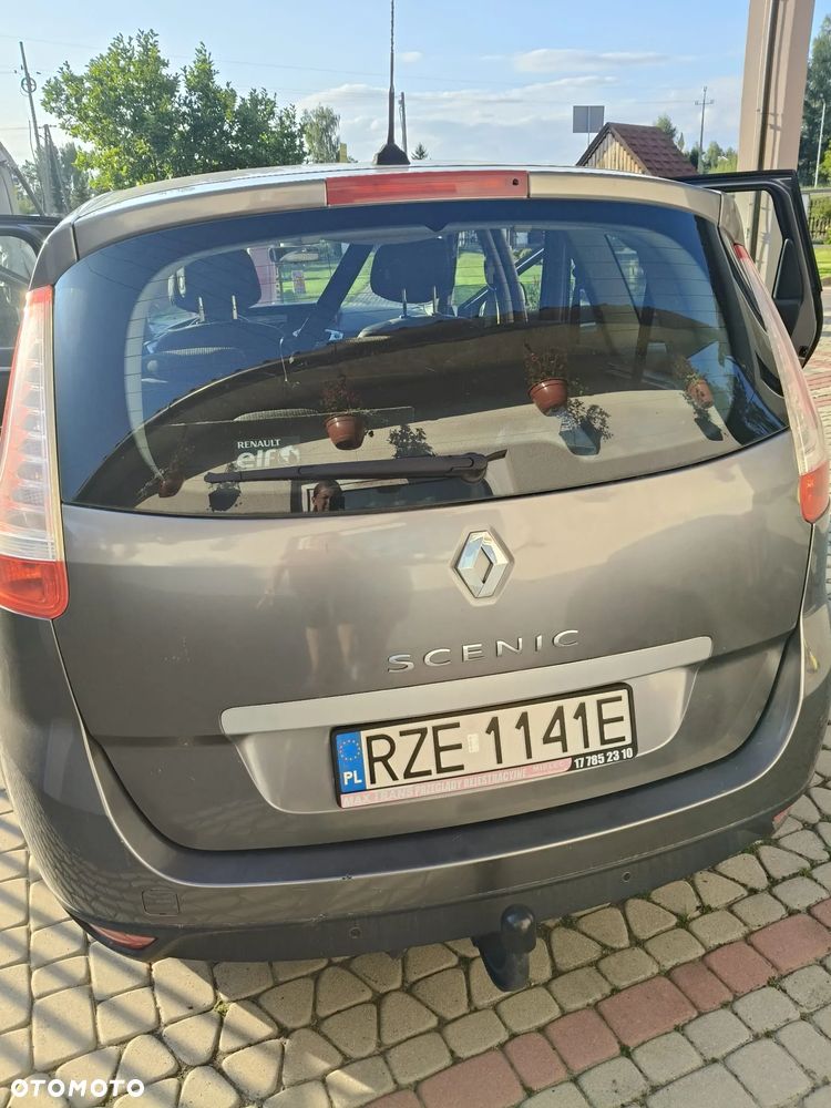 Renault Scenic 1.6 16V Confort Expression - 2