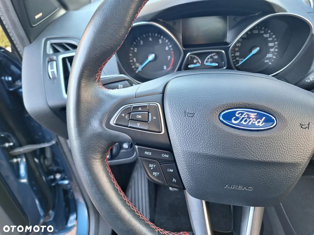 Ford Kuga 1.5 EcoBoost 2x4 ST-Line - 18