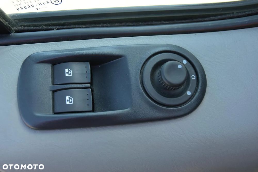 Opel Vivaro - 26