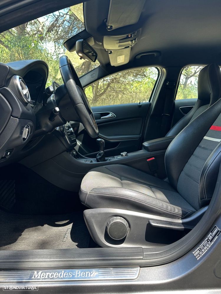 Mercedes-Benz A 180 d AMG Line - 12