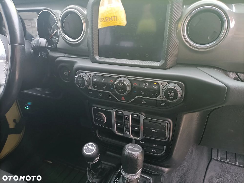 Jeep Wrangler Unlimited GME 2.0 Turbo Sahara - 13
