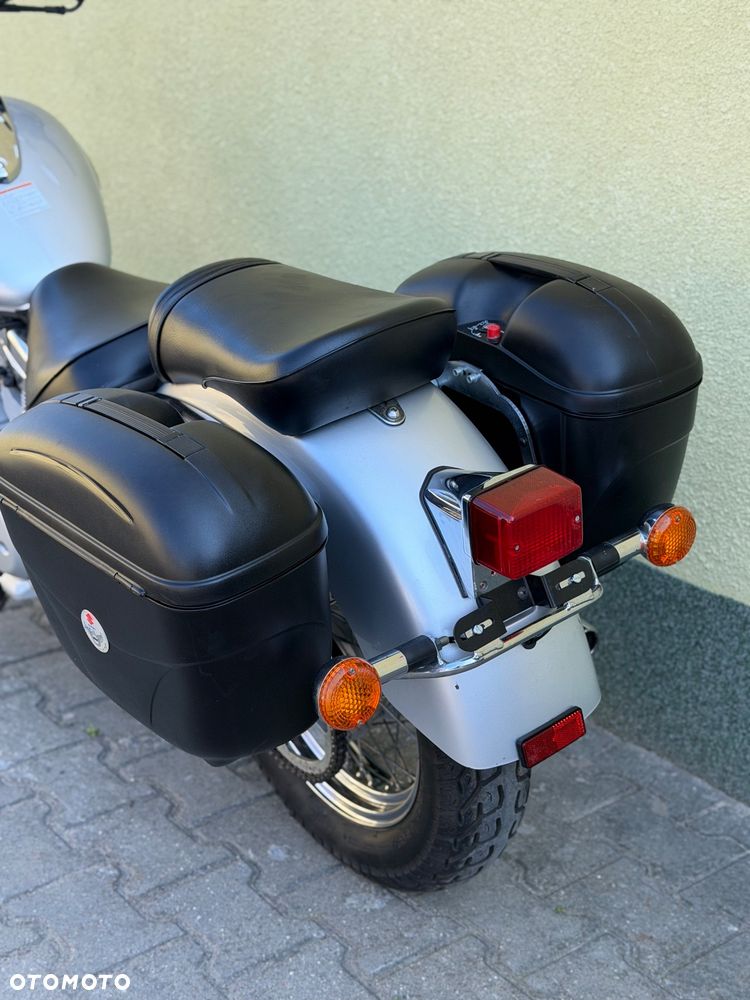 Suzuki Intruder - 21